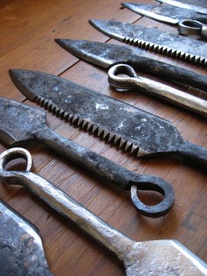 toothed kunai